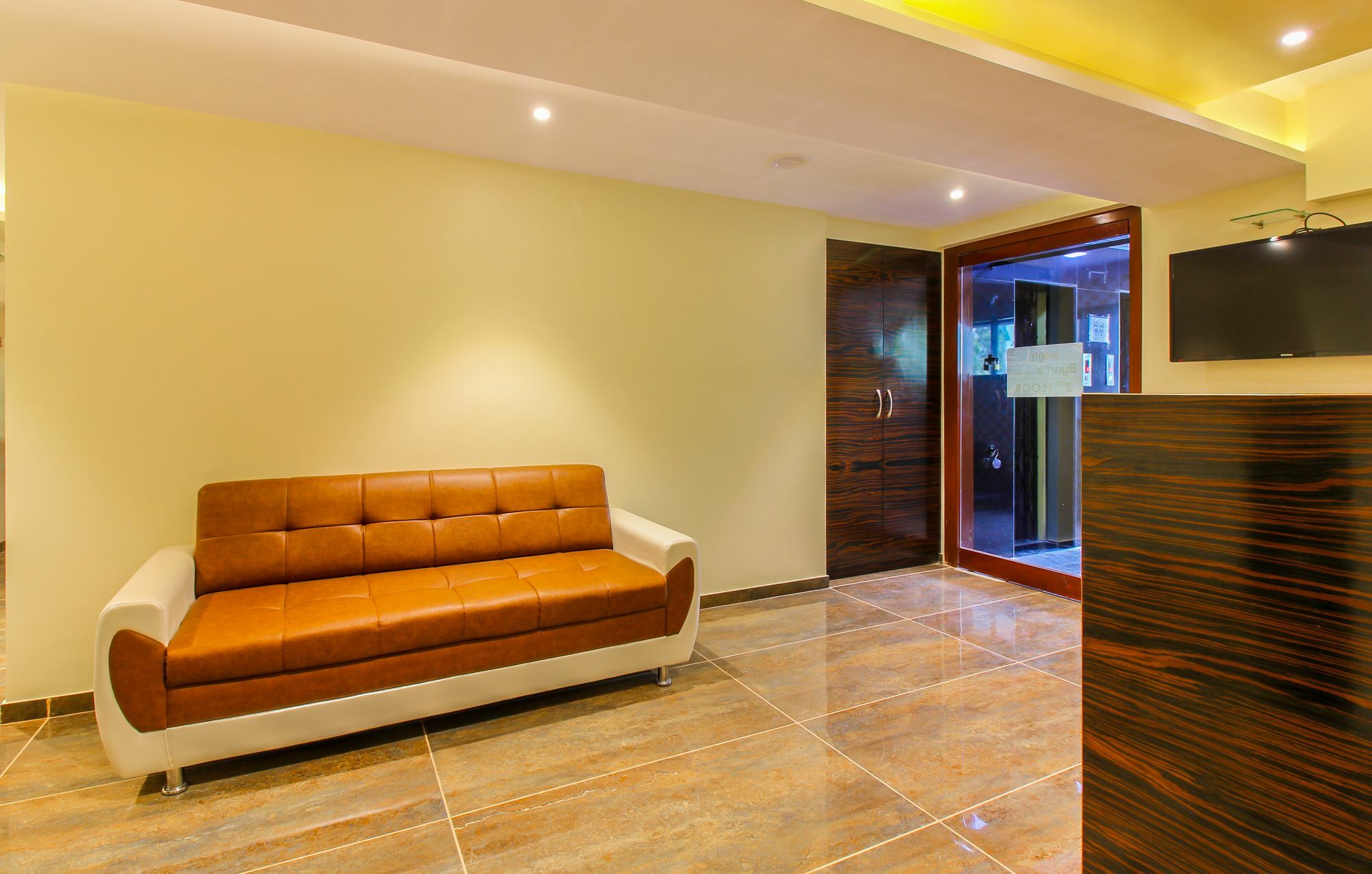 Fluorescent By Bizzgrow Hotels International Airport - Formerly Known As Byaris International Bombay Eksteriør billede