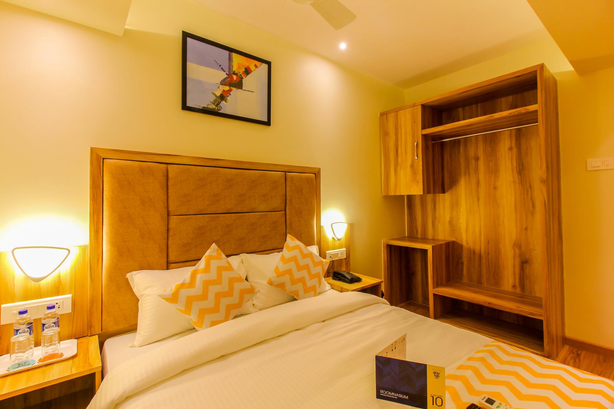 Fluorescent By Bizzgrow Hotels International Airport - Formerly Known As Byaris International Bombay Eksteriør billede