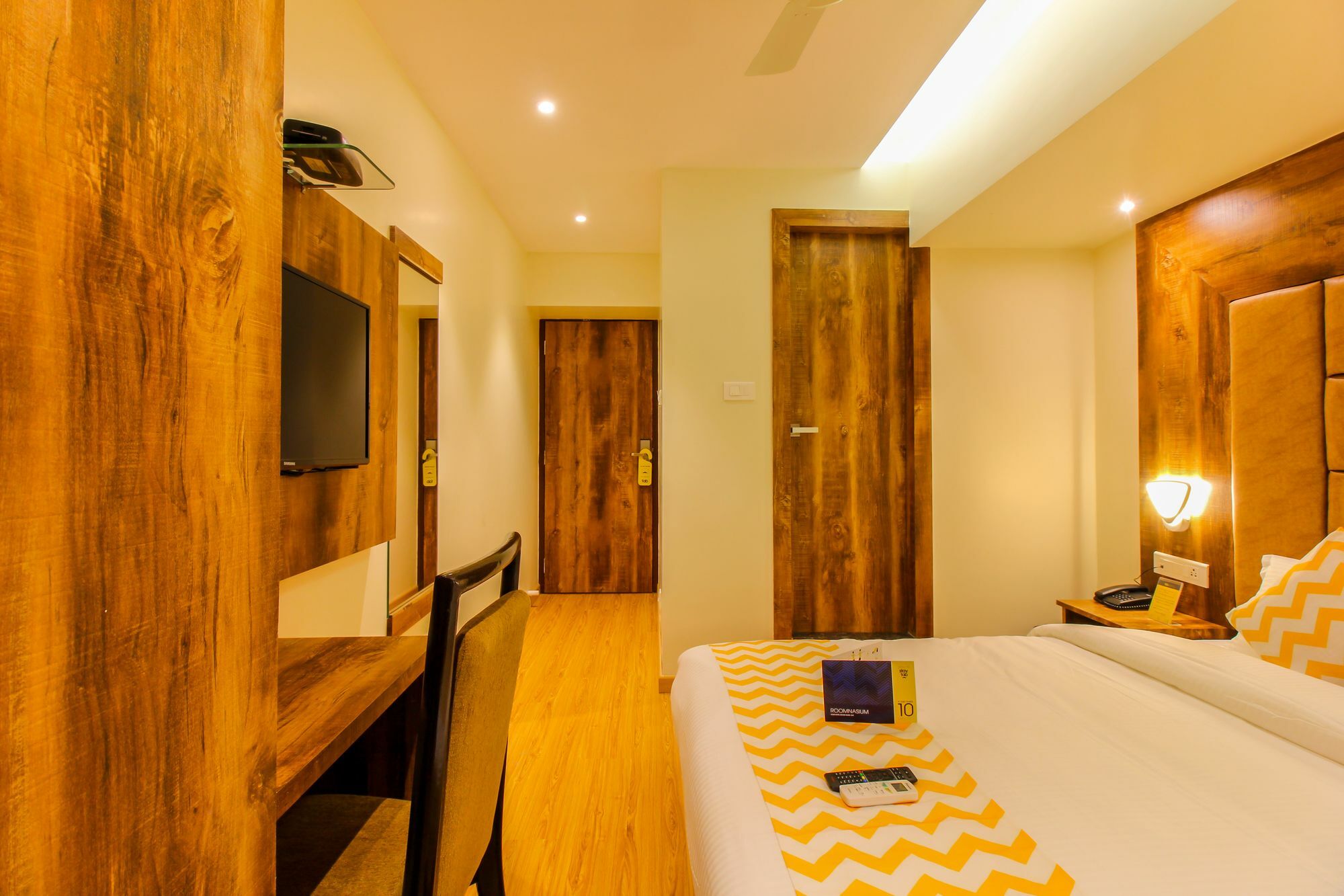 Fluorescent By Bizzgrow Hotels International Airport - Formerly Known As Byaris International Bombay Eksteriør billede