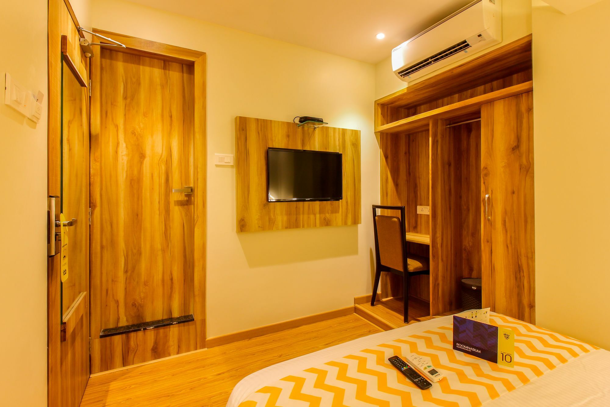 Fluorescent By Bizzgrow Hotels International Airport - Formerly Known As Byaris International Bombay Eksteriør billede