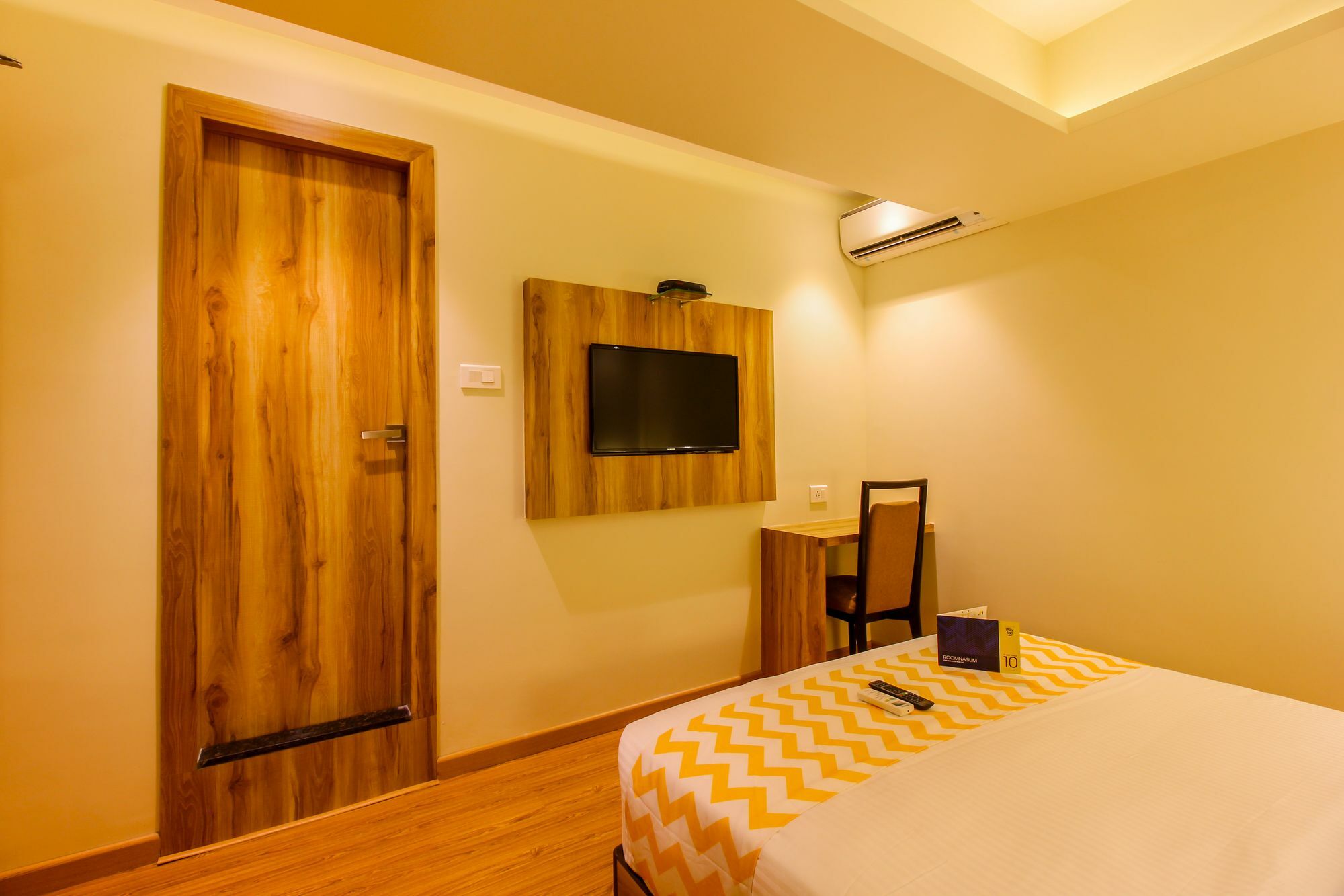 Fluorescent By Bizzgrow Hotels International Airport - Formerly Known As Byaris International Bombay Eksteriør billede