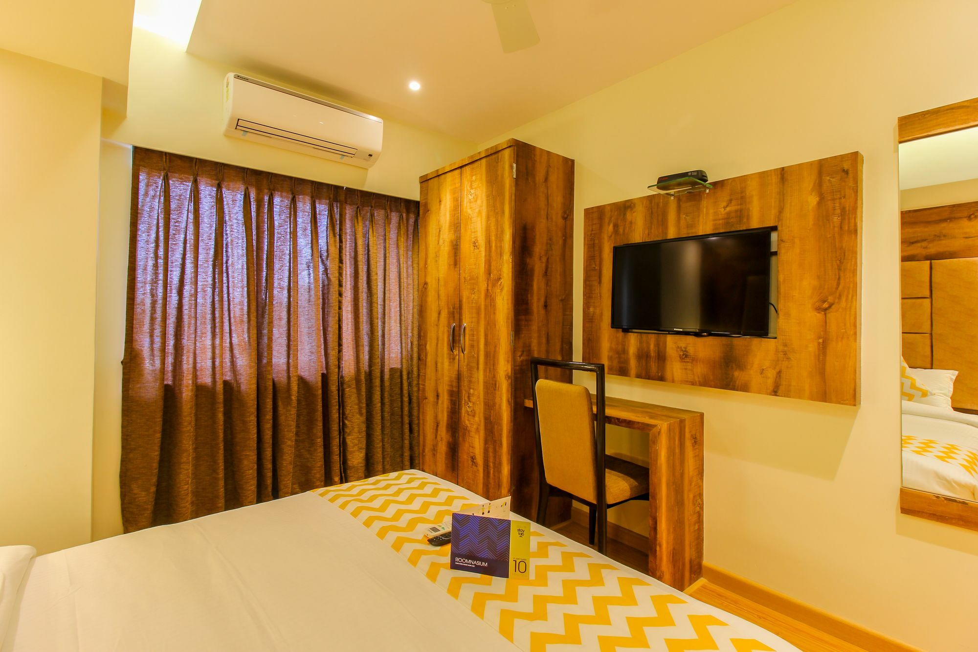 Fluorescent By Bizzgrow Hotels International Airport - Formerly Known As Byaris International Bombay Eksteriør billede